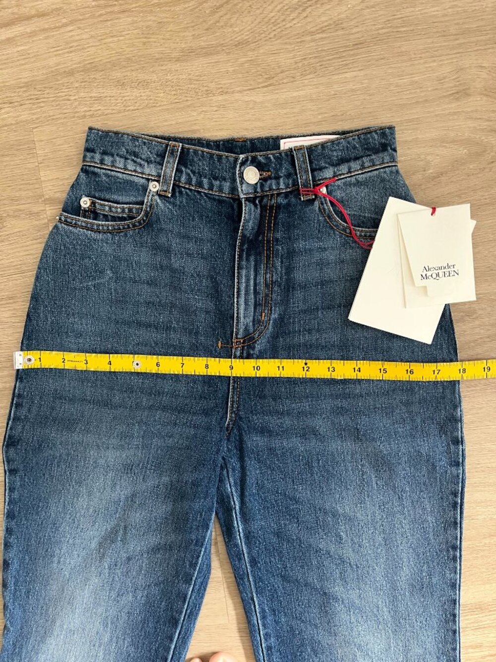 Alexander McQueen High Rise Tapered Straight Jeans Med Wash S23 Size 24 NWT $790 - Picture 14 of 16